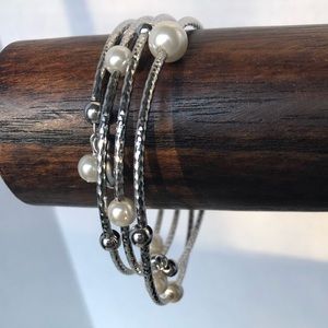 Silvertone pearl memory wire wrap bracelet